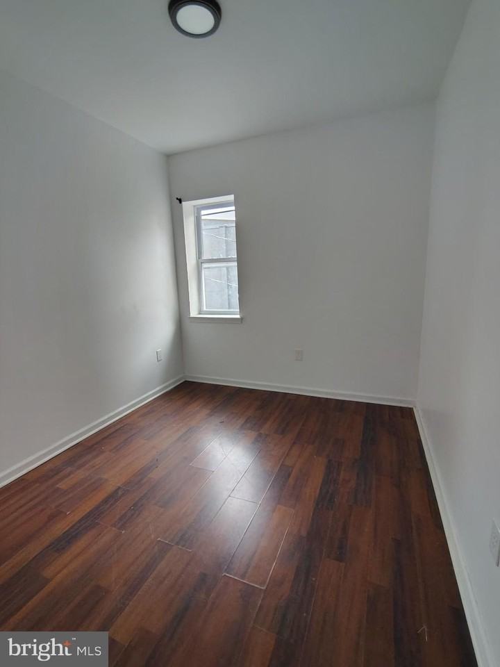 1321 E Biddle St - Photo 3 of 12