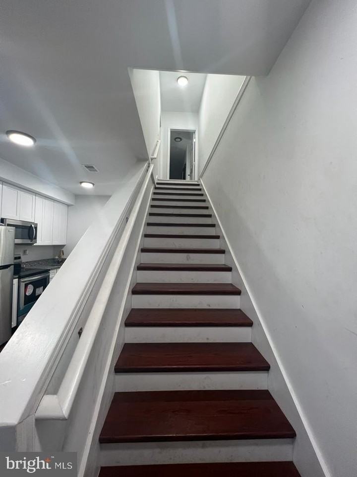 1321 E Biddle St - Photo 5 of 12