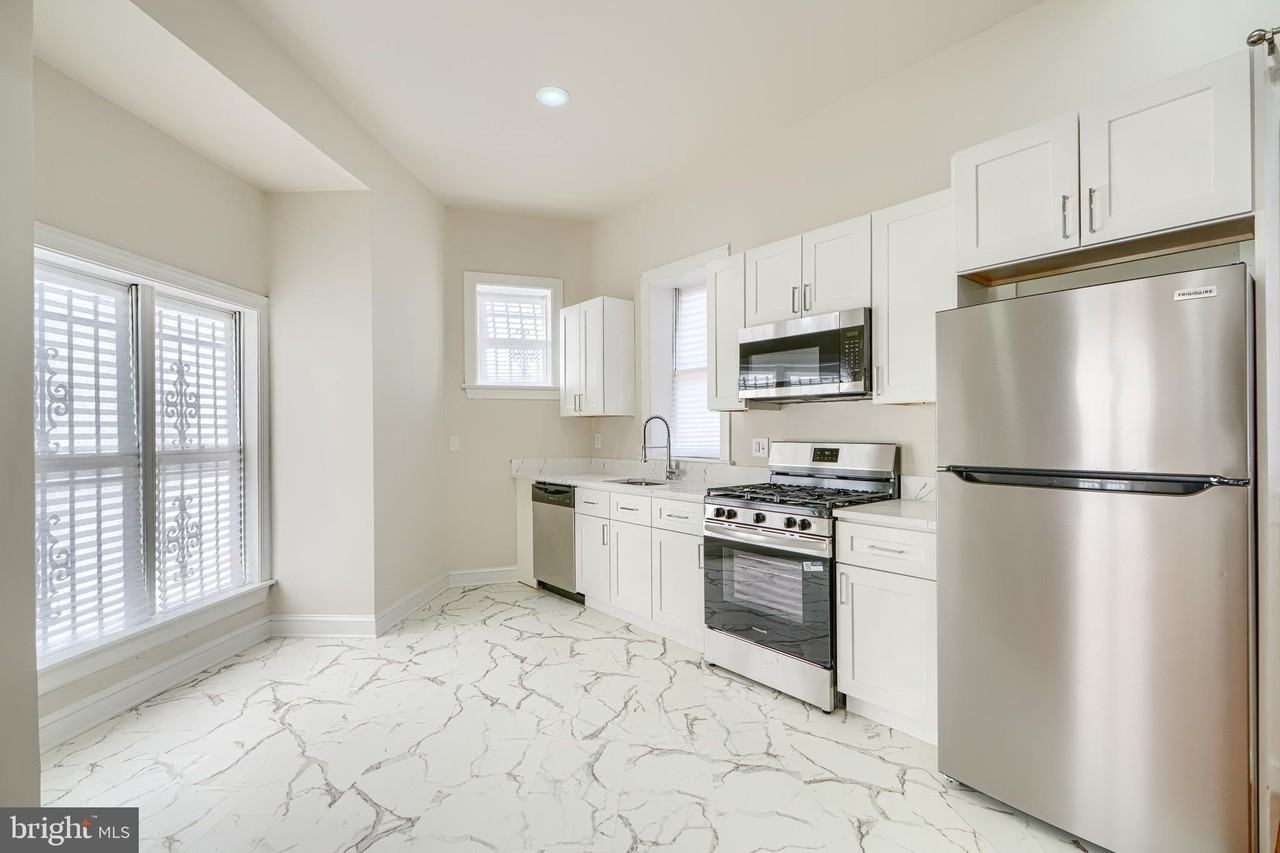 698 Washington Blvd - Photo 2 of 23