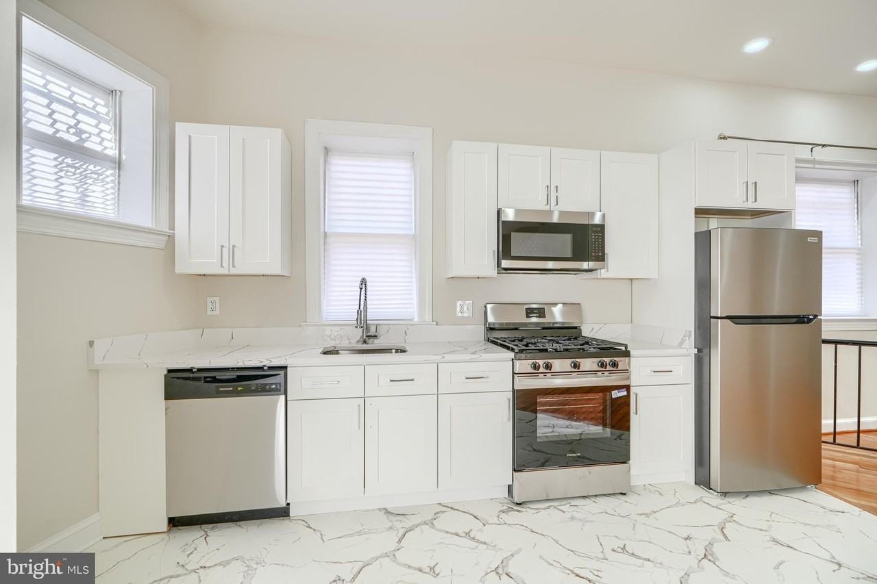 698 Washington Blvd - Photo 3 of 23