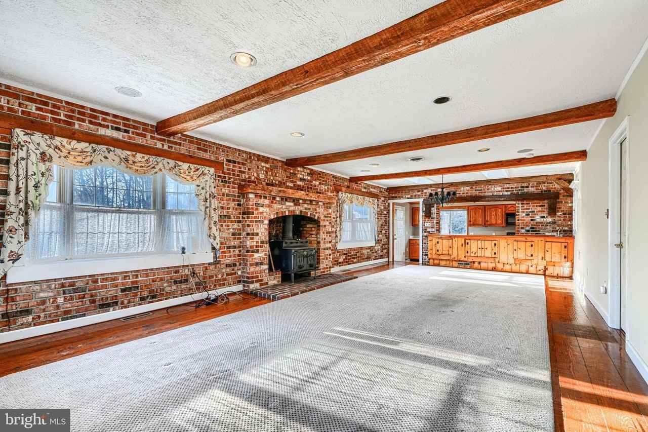 4312 Silver Spring Rd - Photo 6 of 31