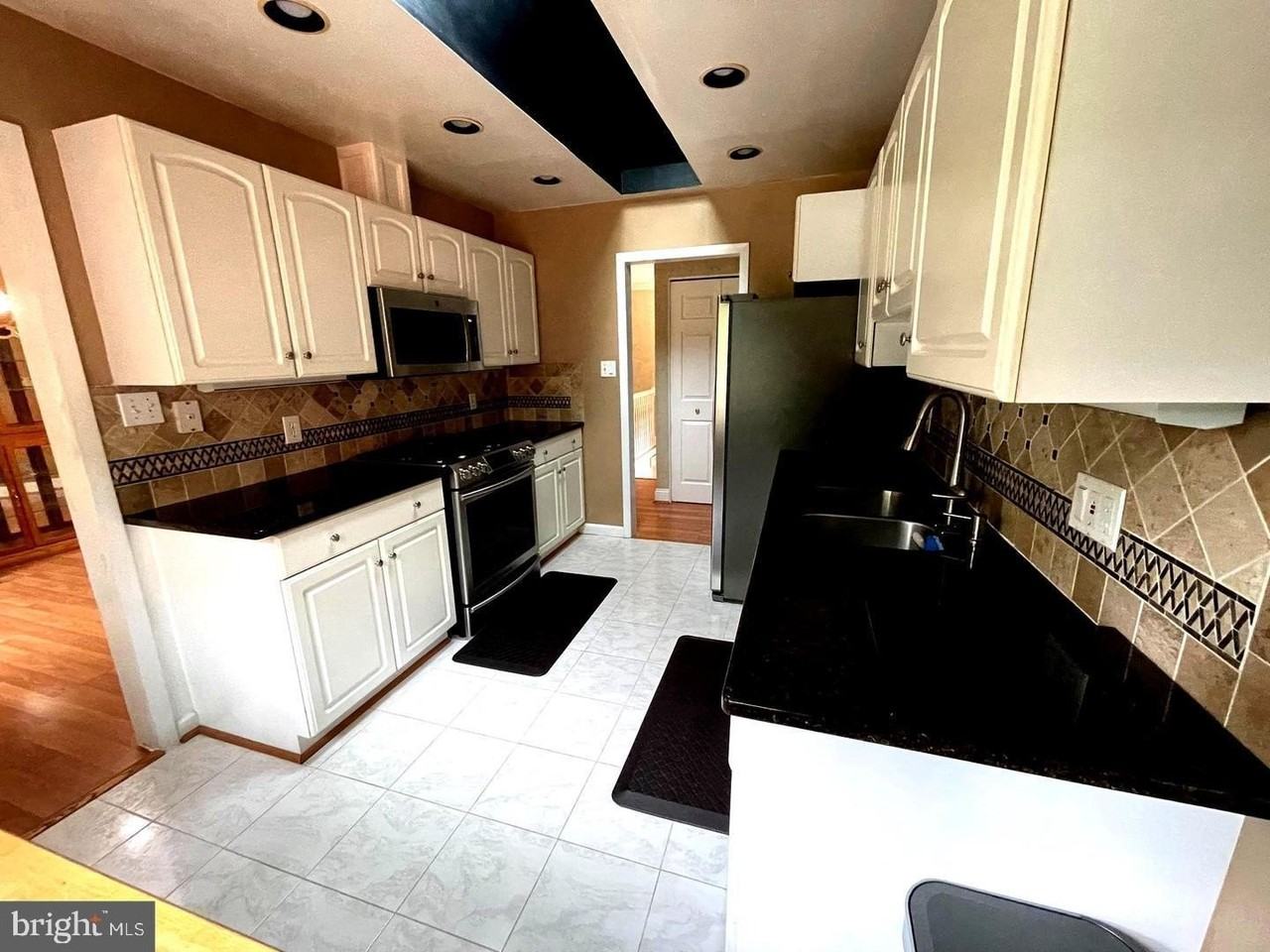 4011 Southend Rd - Photo 6 of 27