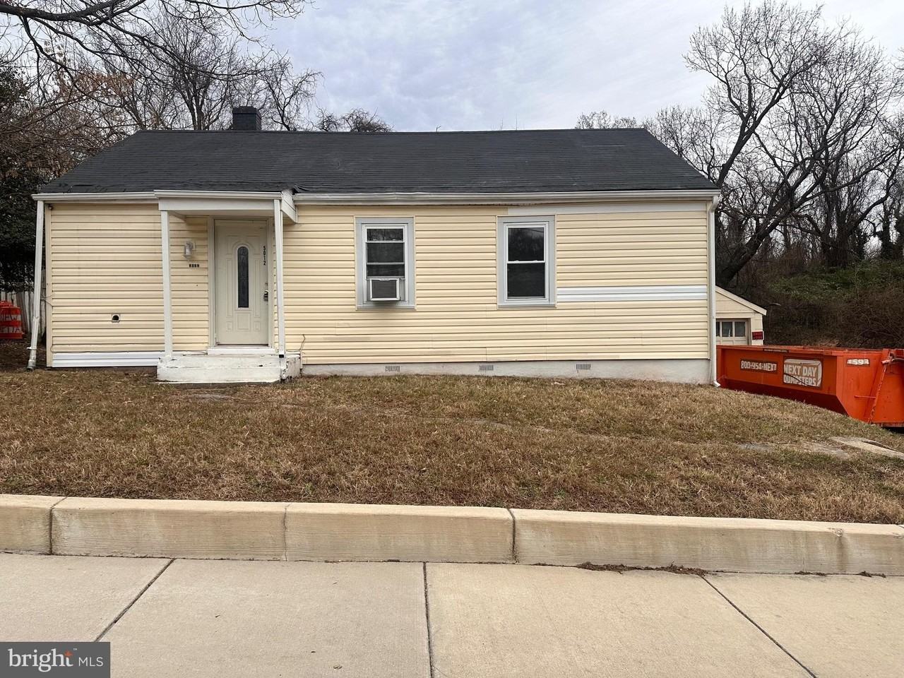 5012 Suitland Rd - Photo 2 of 2