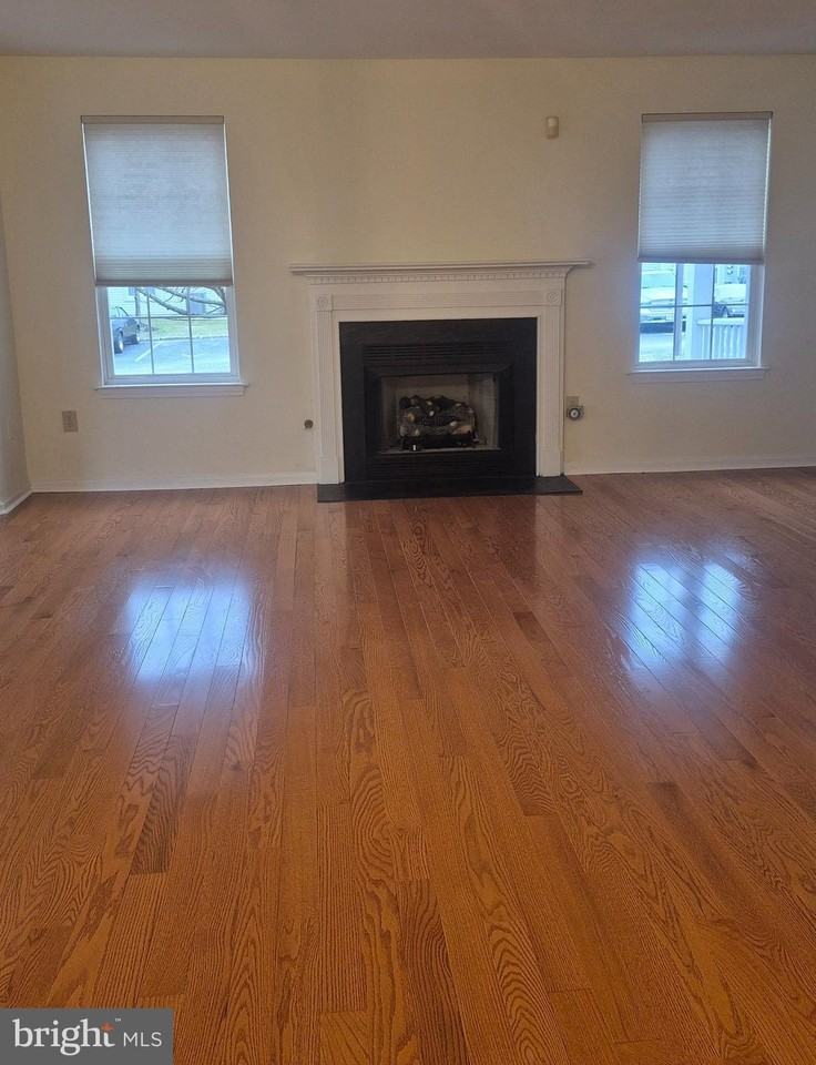 904 Sweetwater Dr - Photo 2 of 12