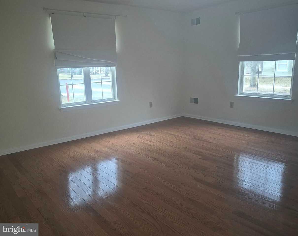 904 Sweetwater Dr - Photo 6 of 12