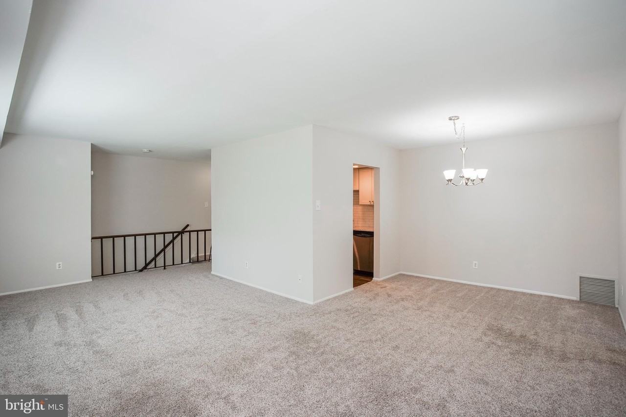 58 Old Forge Xing - Photo 7 of 23