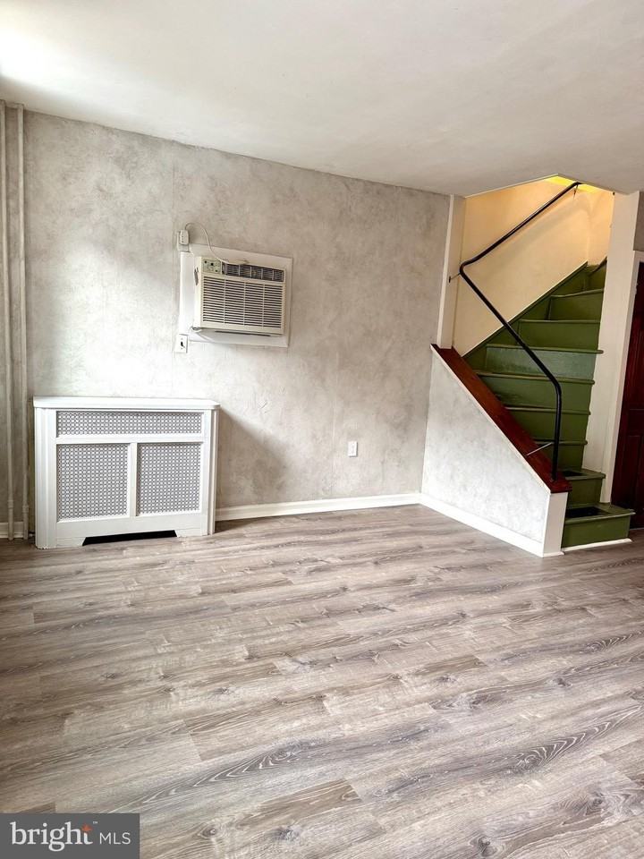 1241 S Alder St - Photo 6 of 25