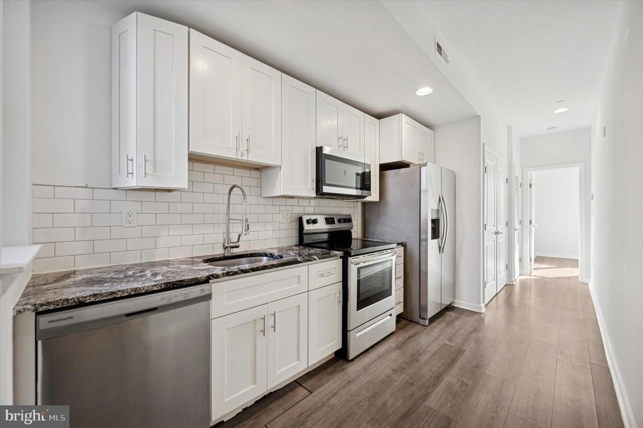 4131 Cambridge St Unit 2 #2 - Photo 4 of 18