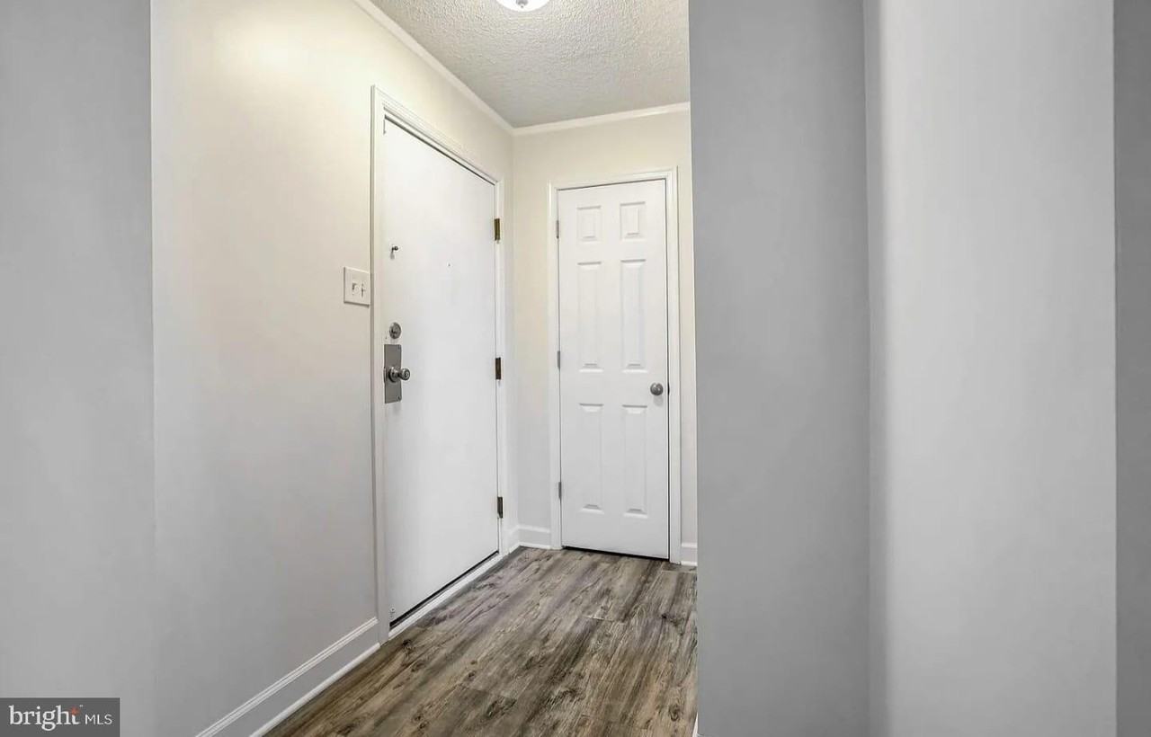 5353 Columbia Pike Apt 602 #602 - Photo 2 of 17