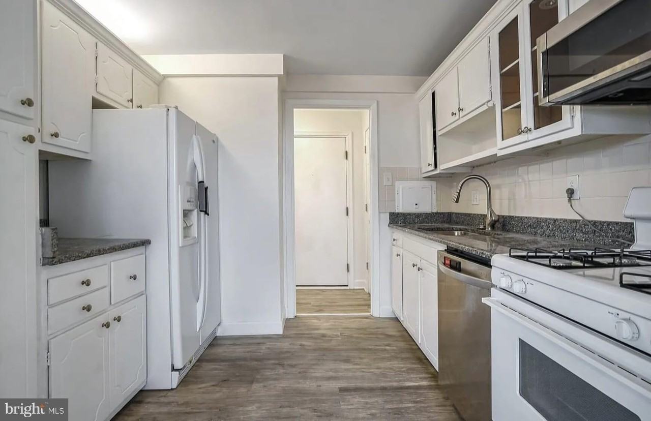 5353 Columbia Pike Apt 602 #602 - Photo 5 of 17