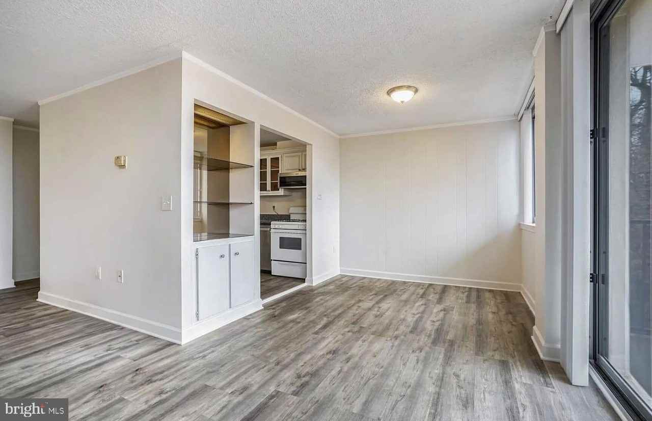 5353 Columbia Pike Apt 602 #602 - Photo 6 of 17