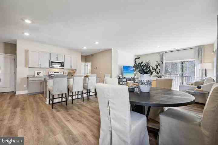 112 Charing Cross Dr - Photo 5 of 32