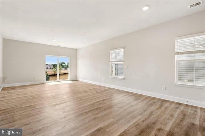 112 Charing Cross Dr - Photo 7 of 32