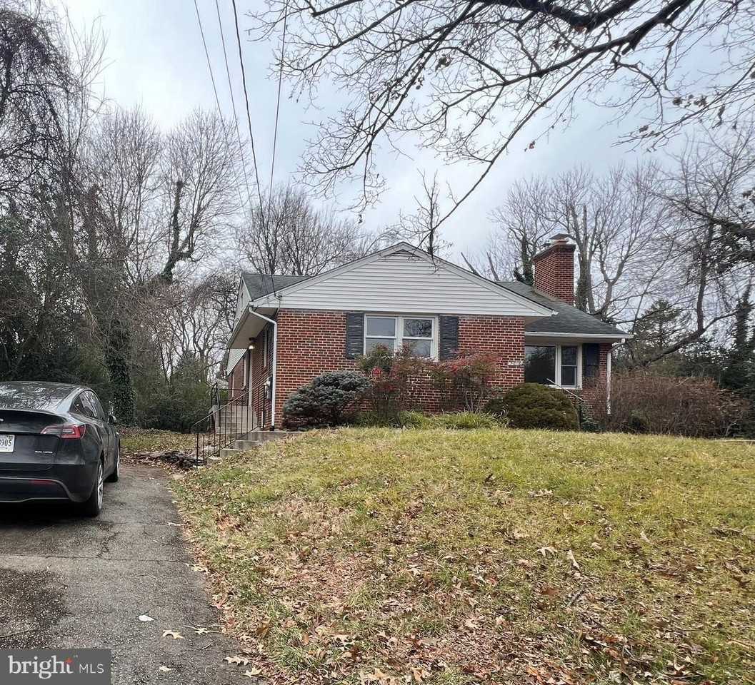 1716 Macon St - Photo 2 of 8