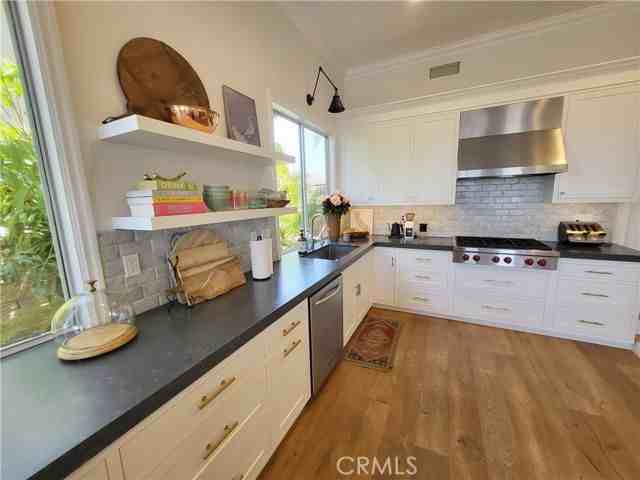 6206 E Cliffway Dr - Photo 3 of 8