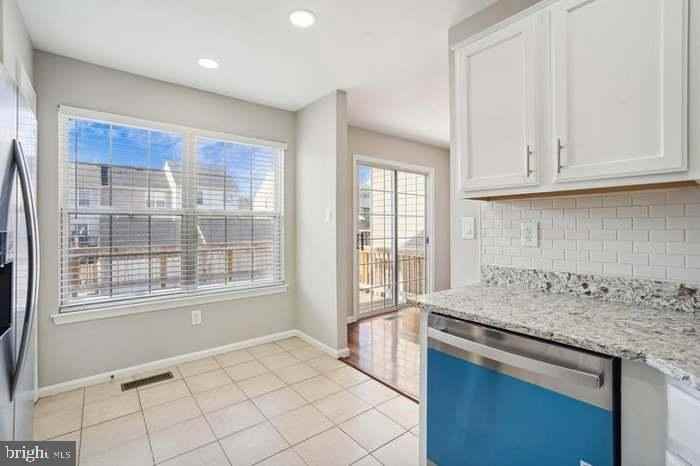 22989 Whitehall Ter - Photo 6 of 9