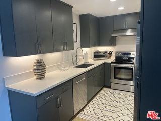 723 Palisades Beach Rd #211 - Photo 5 of 8