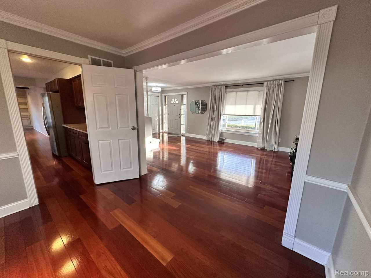 898 Portsmouth Dr - Photo 3 of 23