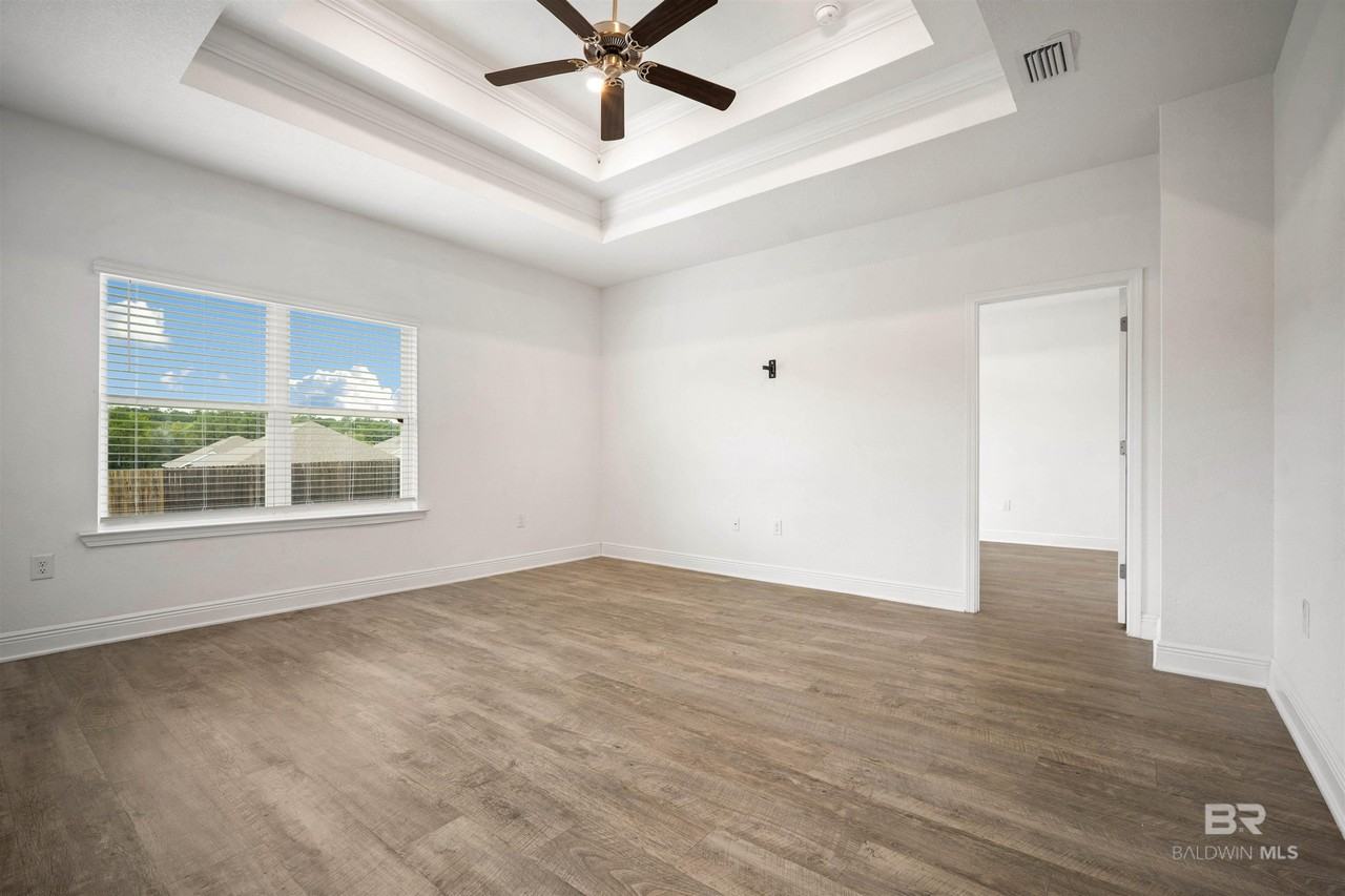 13137 Cavalier St - Photo 4 of 37