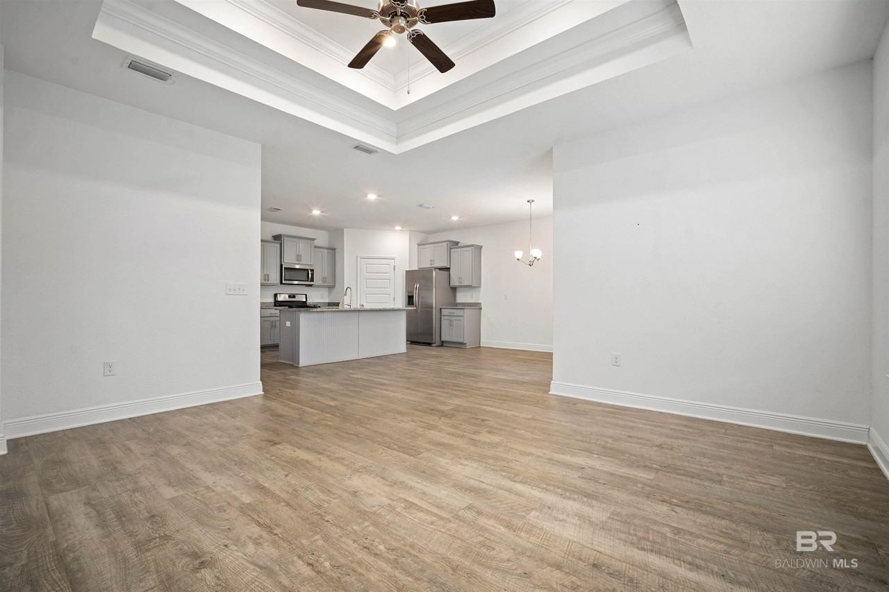 13137 Cavalier St - Photo 5 of 37