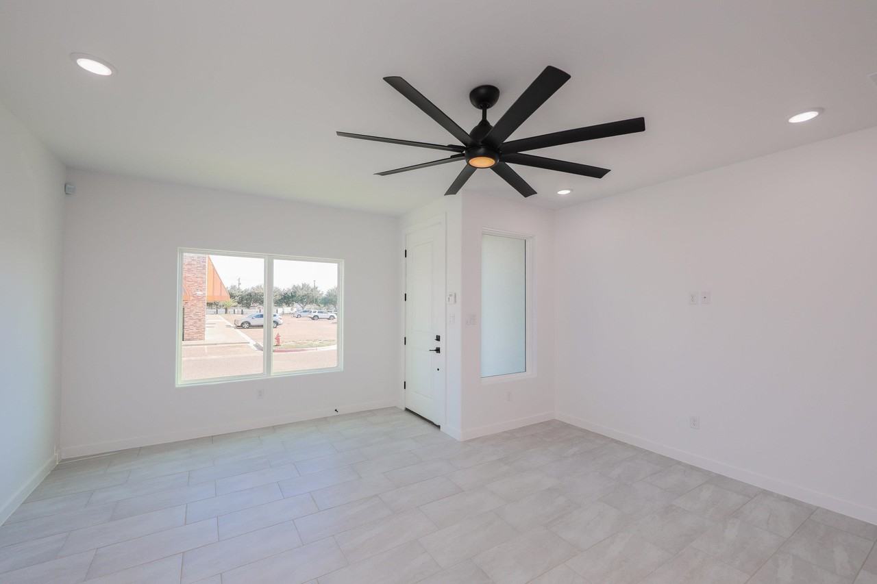 8218 Casa Verde Rd - Photo 3 of 39