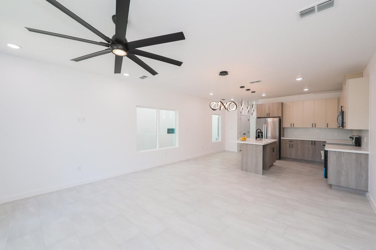 8218 Casa Verde Rd - Photo 5 of 39