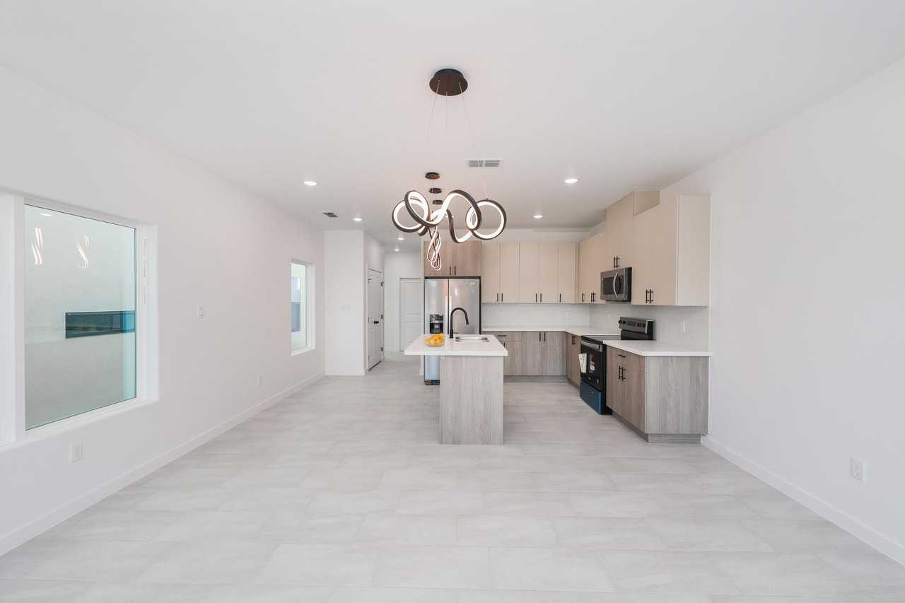 8218 Casa Verde Rd - Photo 7 of 39