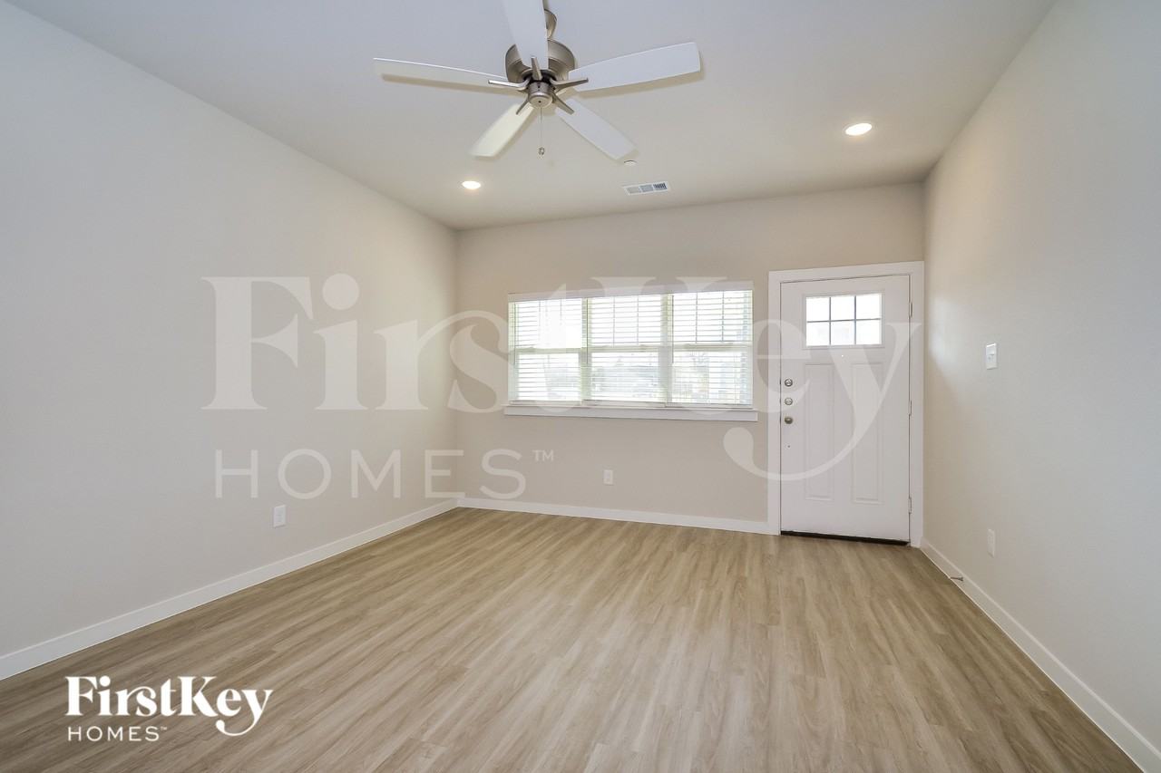 600 Ava Trl - Photo 3 of 16