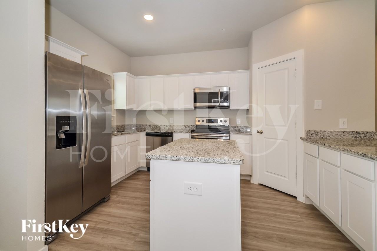 600 Ava Trl - Photo 5 of 16