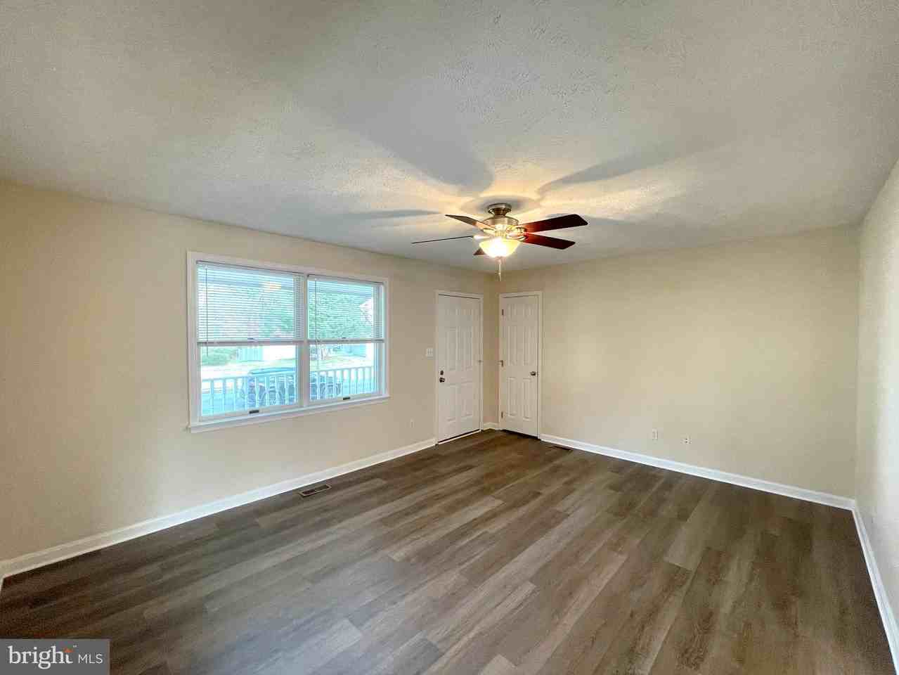 20847 Sandstone St - Photo 2 of 24