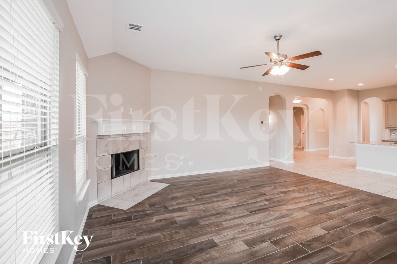 304 Stefani Dr - Photo 2 of 15