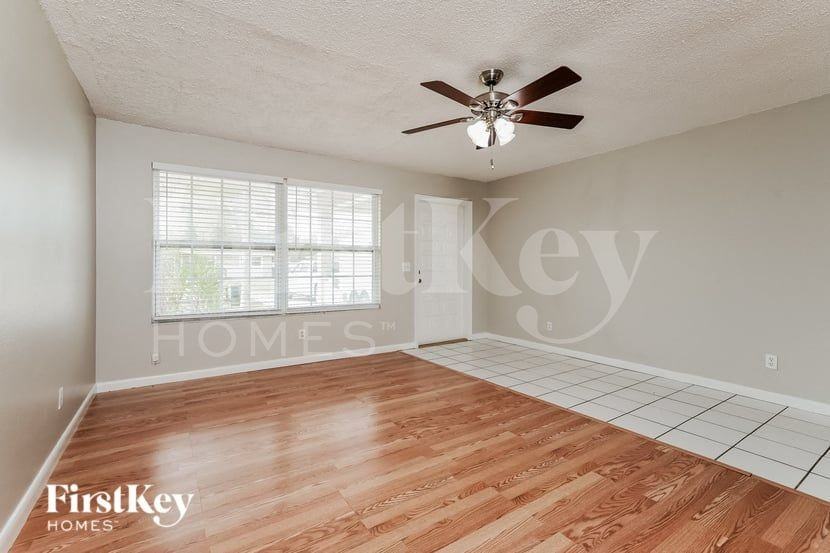 331 Se 46th Ln - Photo 2 of 15