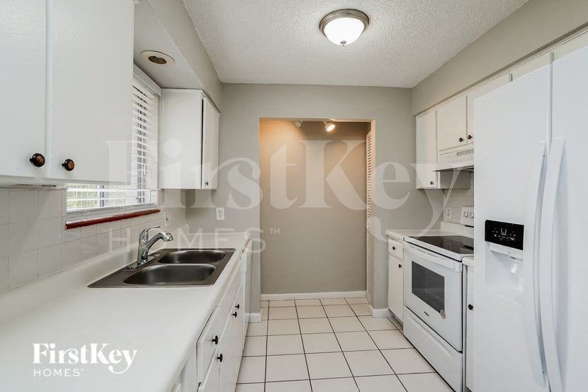 331 Se 46th Ln - Photo 5 of 15