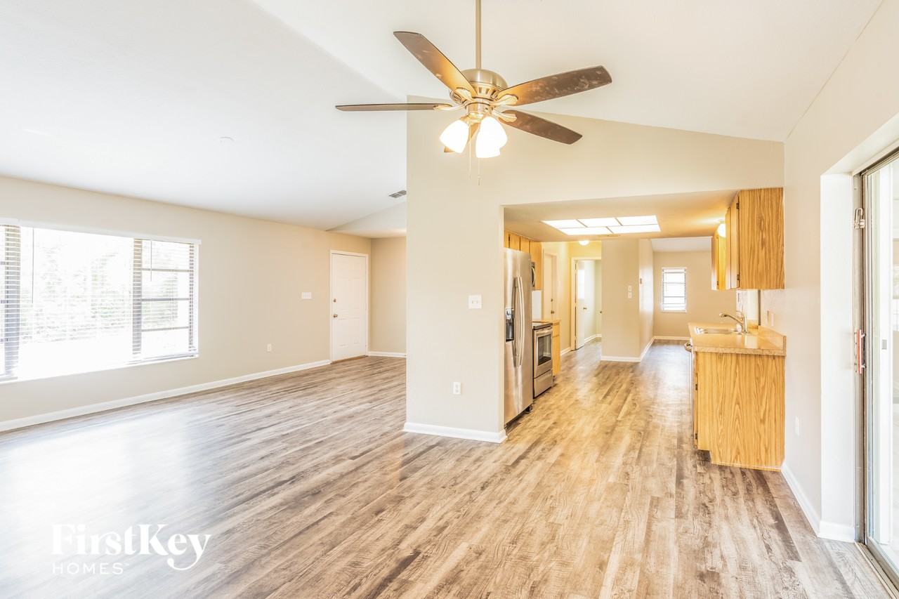 1371 Maracaibo St - Photo 2 of 15