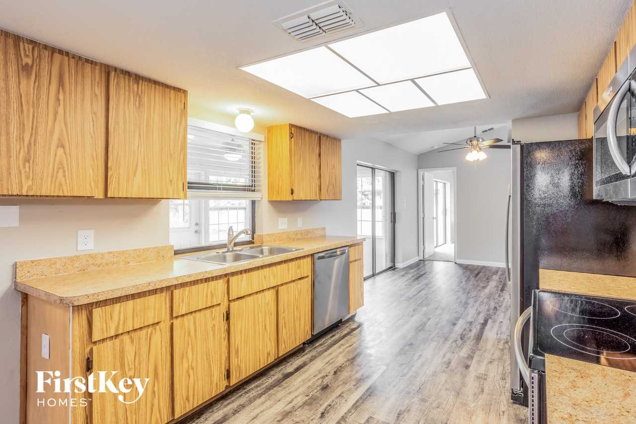 1371 Maracaibo St - Photo 5 of 15