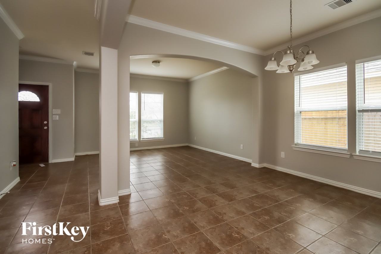 517 Fieldhaven Ct - Photo 3 of 15