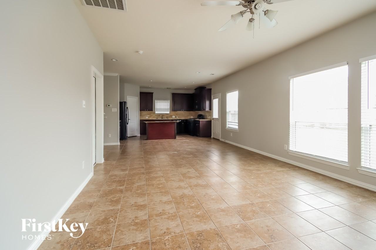 517 Fieldhaven Ct - Photo 6 of 15