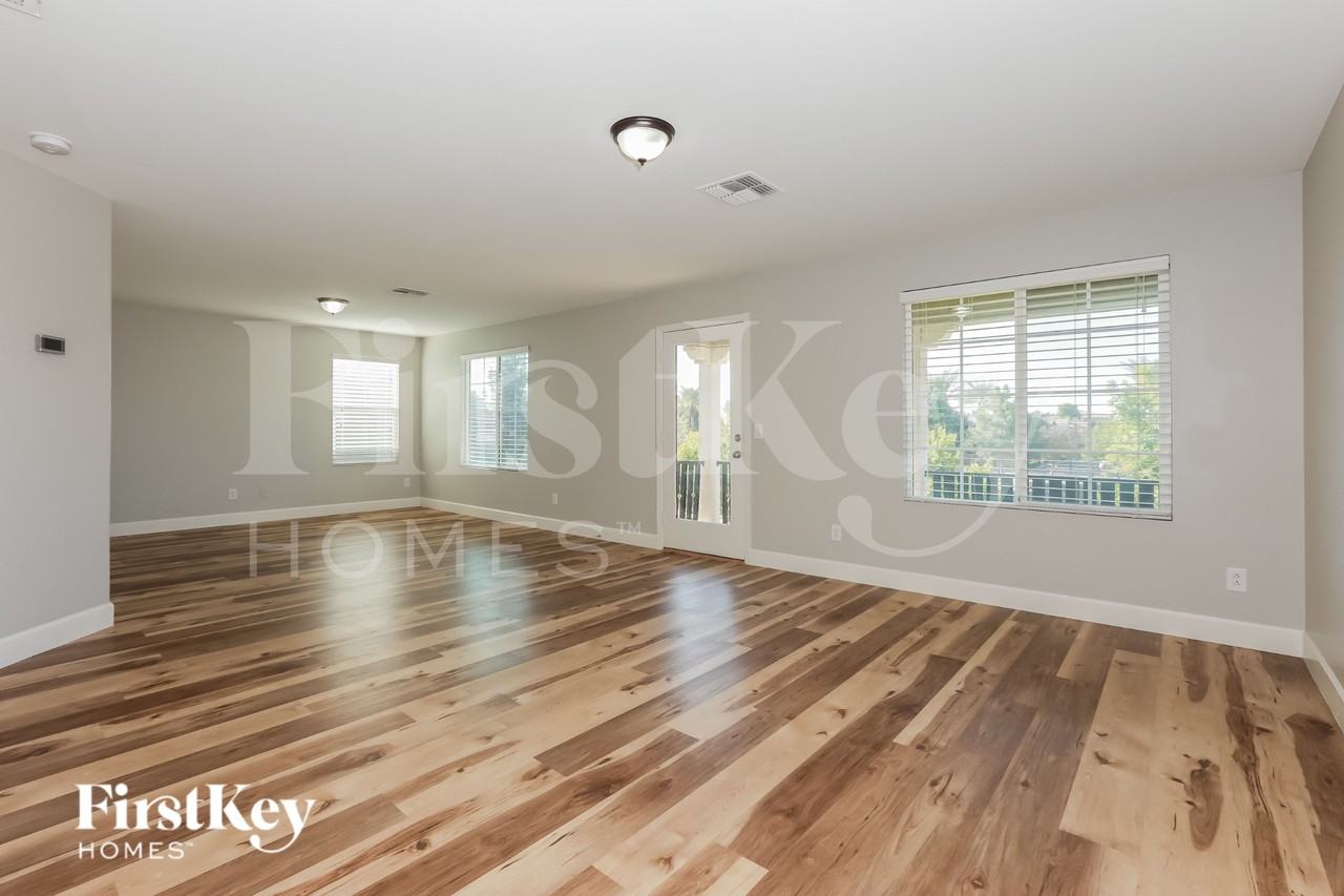 940 S Henry Ln - Photo 7 of 16