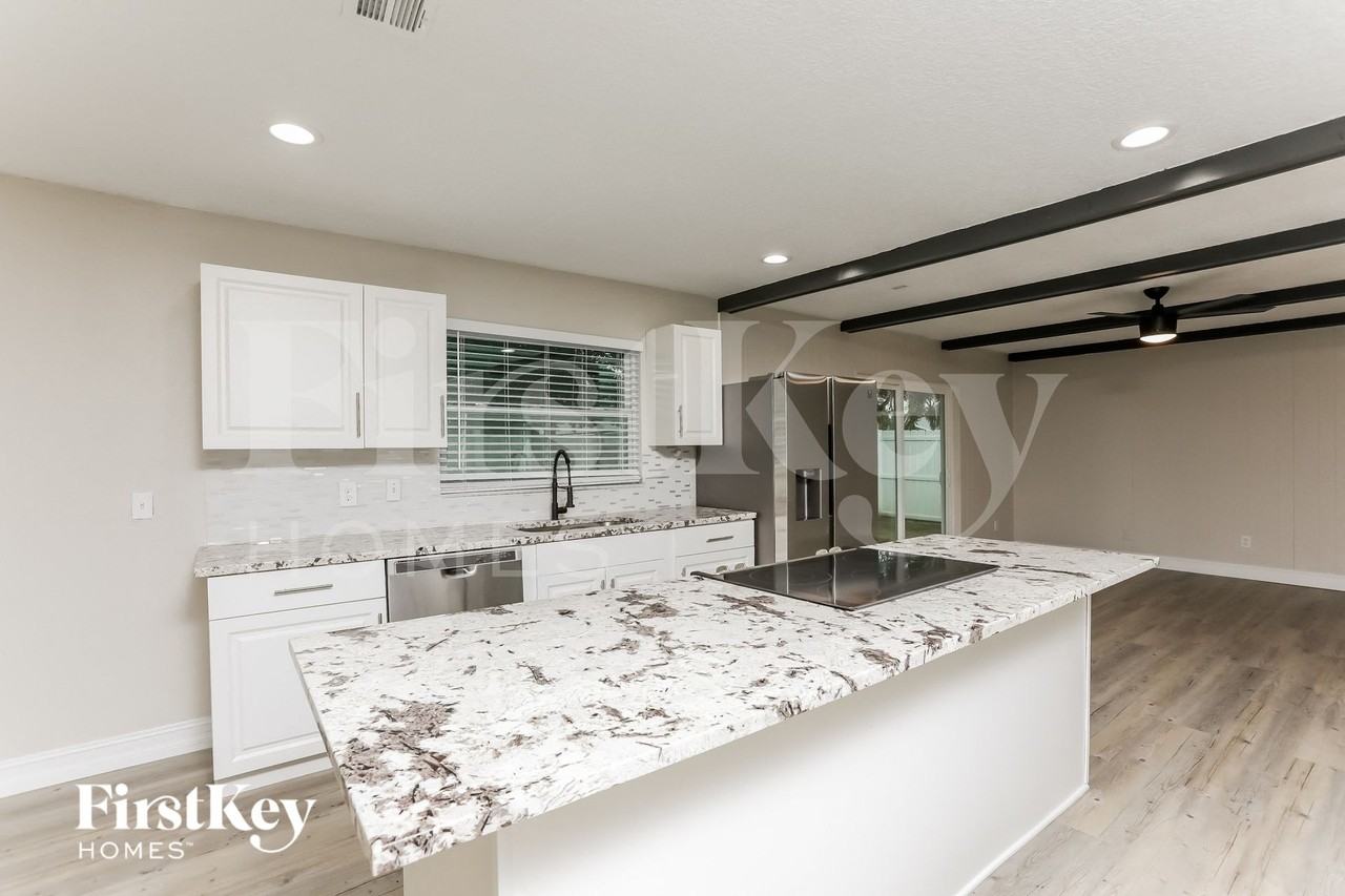 2224 King Richards Ct - Photo 5 of 15