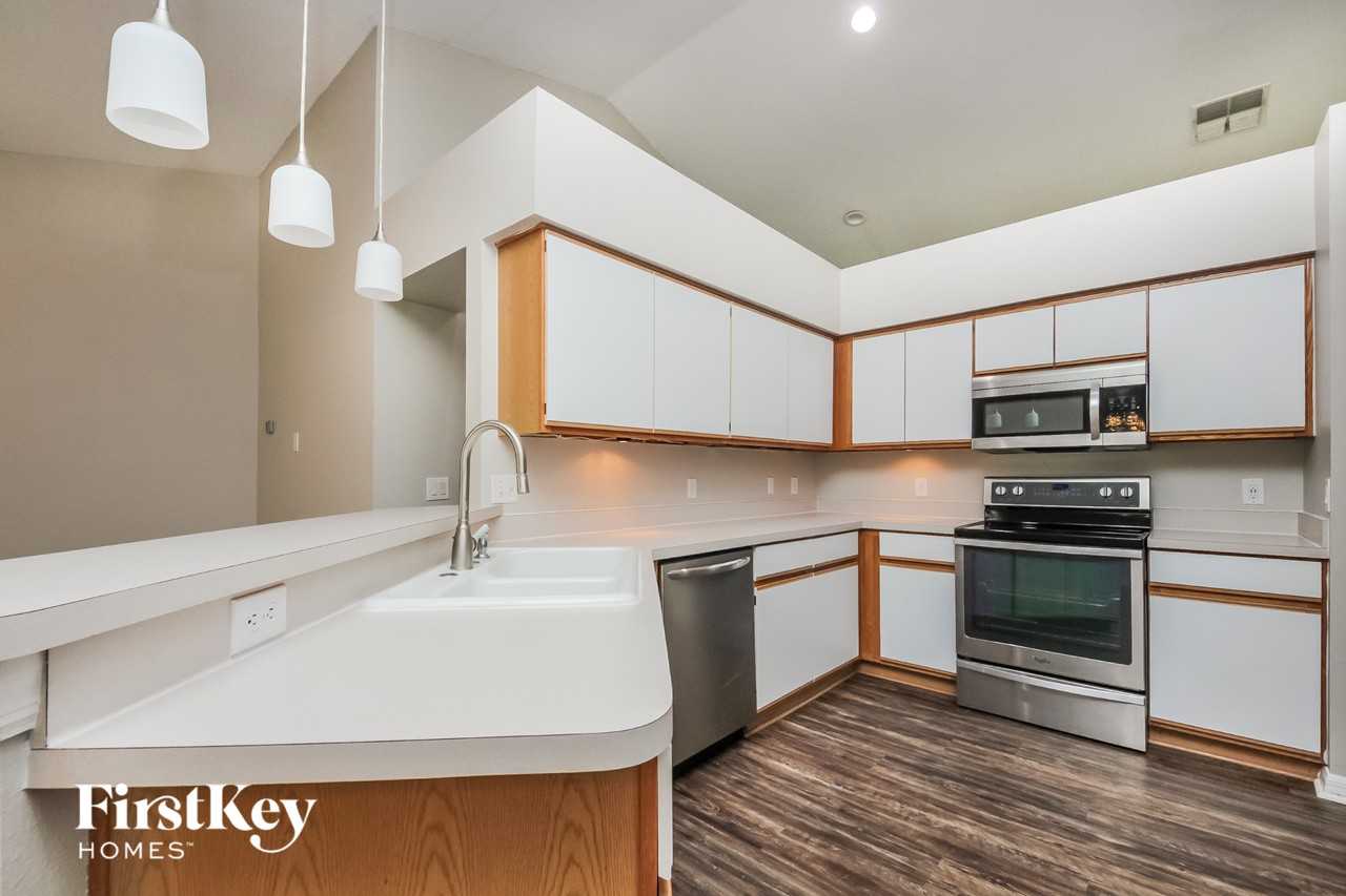 11405 Kenley Cir - Photo 6 of 15