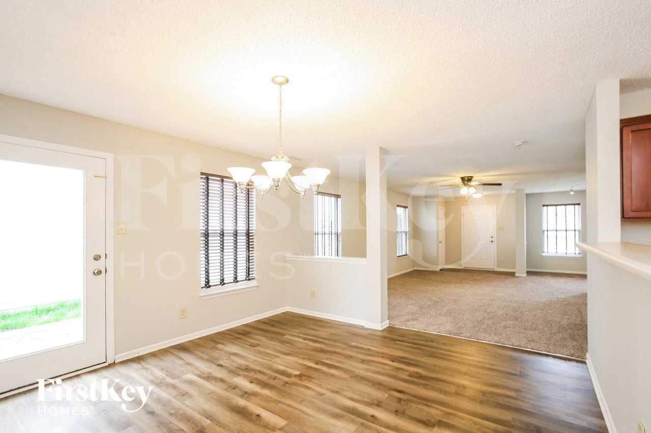 12851 Old Glory Dr - Photo 4 of 15