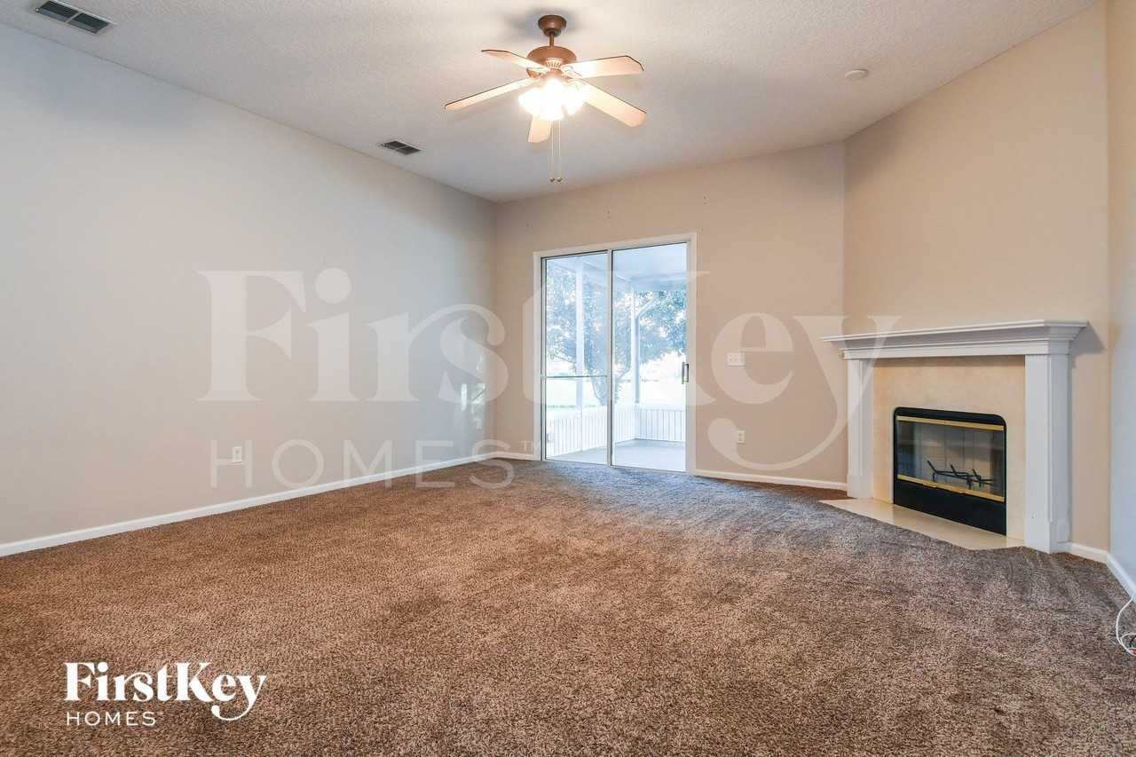 848 Mackenzie Cir - Photo 3 of 15