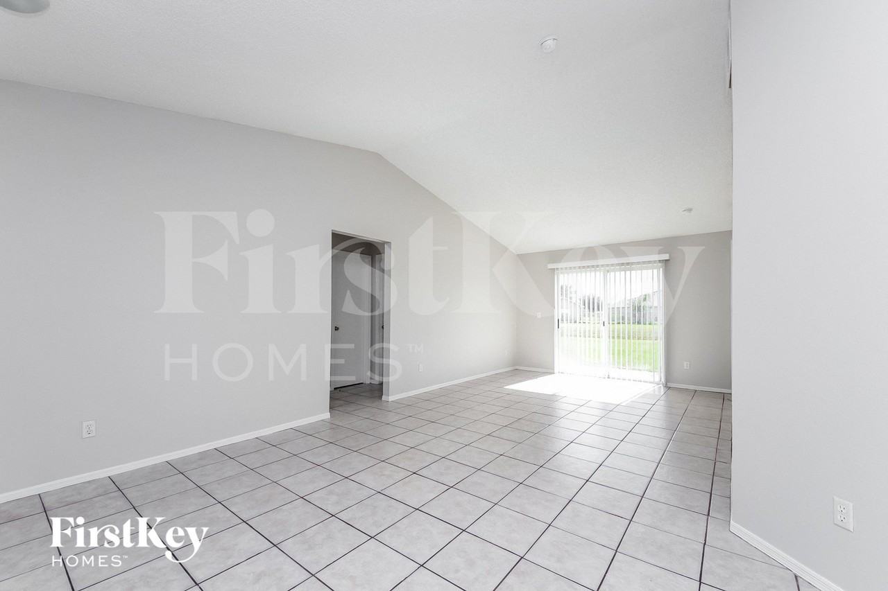 841 Marquis Ct - Photo 3 of 15