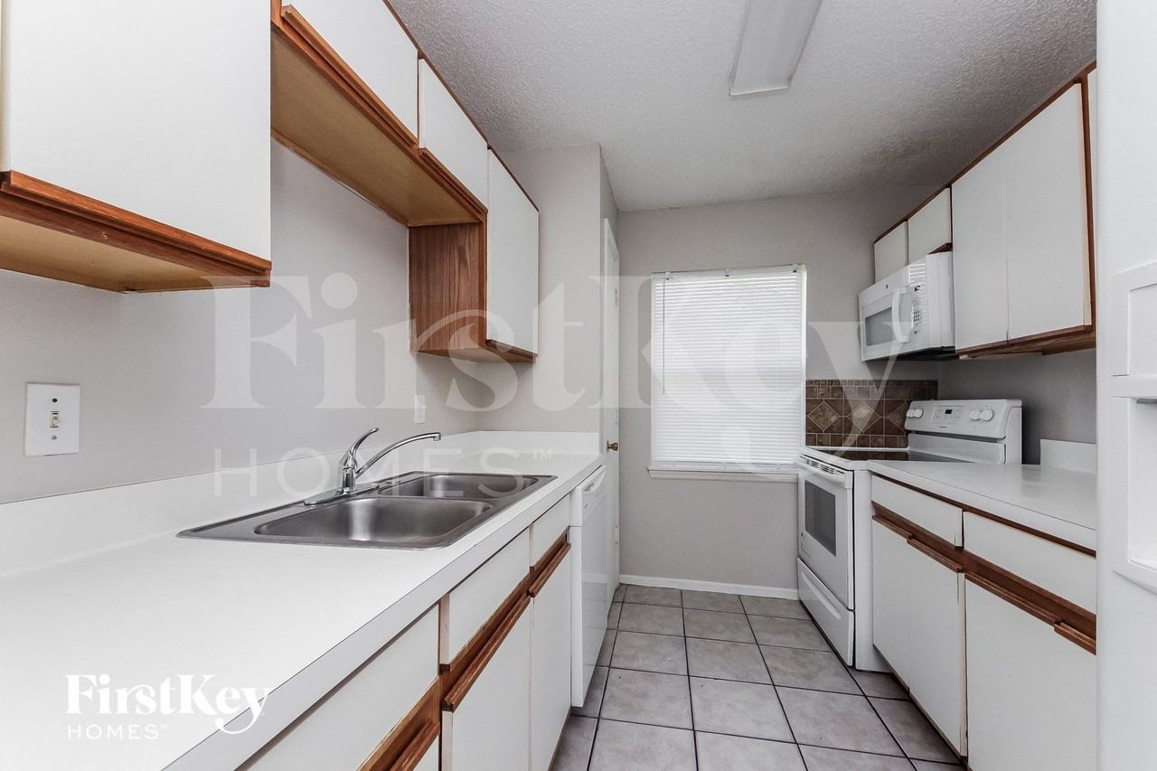 841 Marquis Ct - Photo 6 of 15