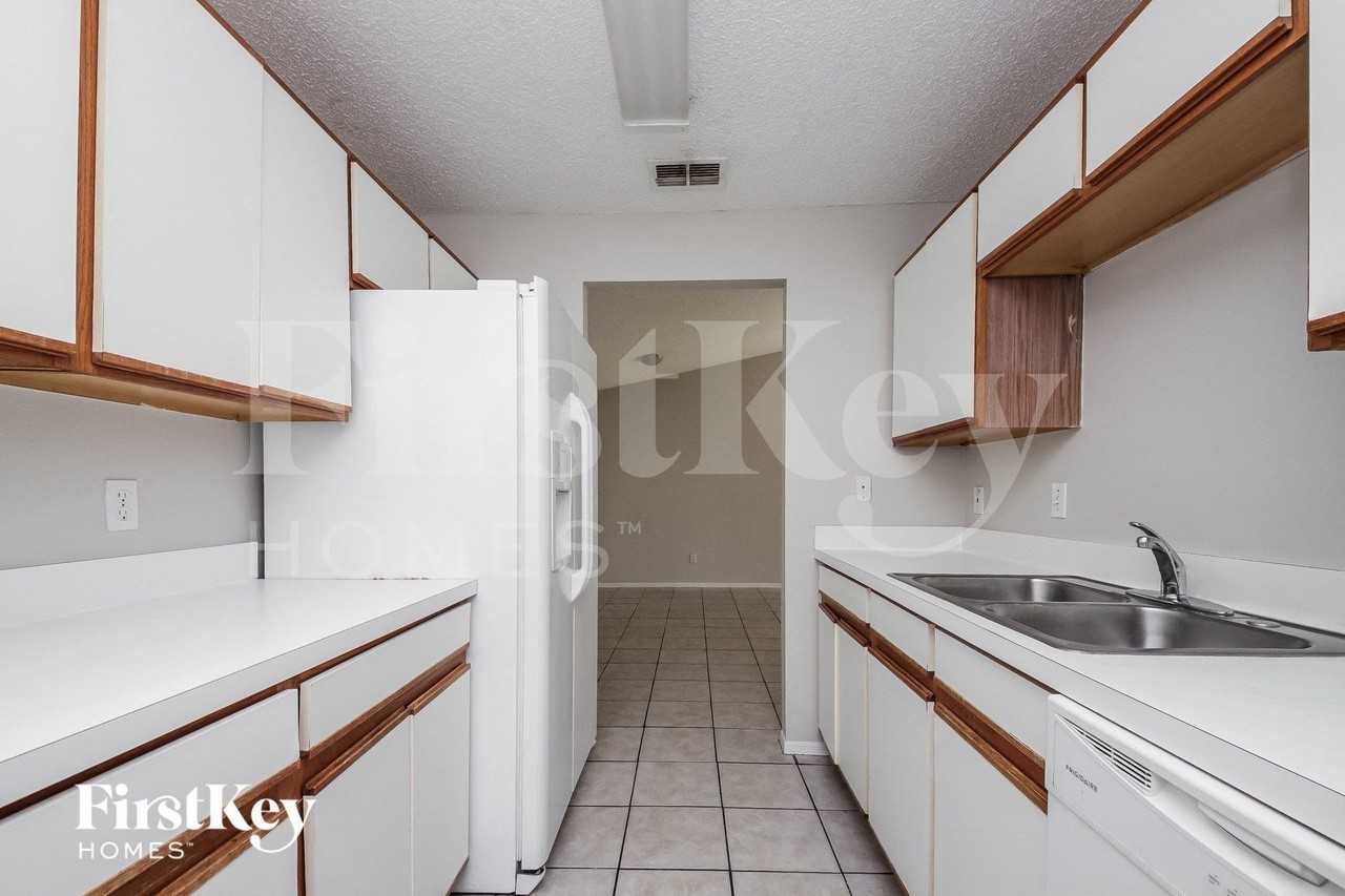 841 Marquis Ct - Photo 7 of 15