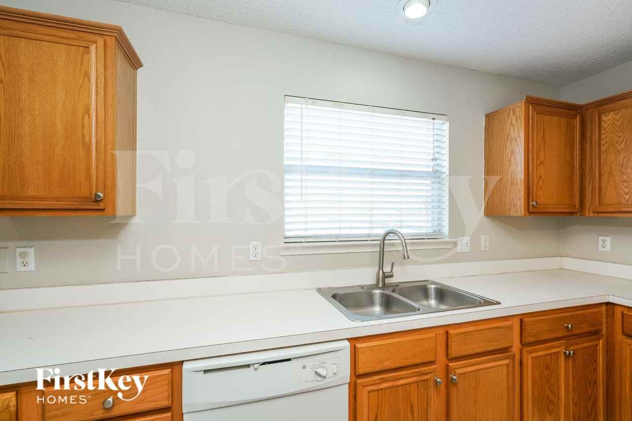 315 Tioga Dr - Photo 7 of 16