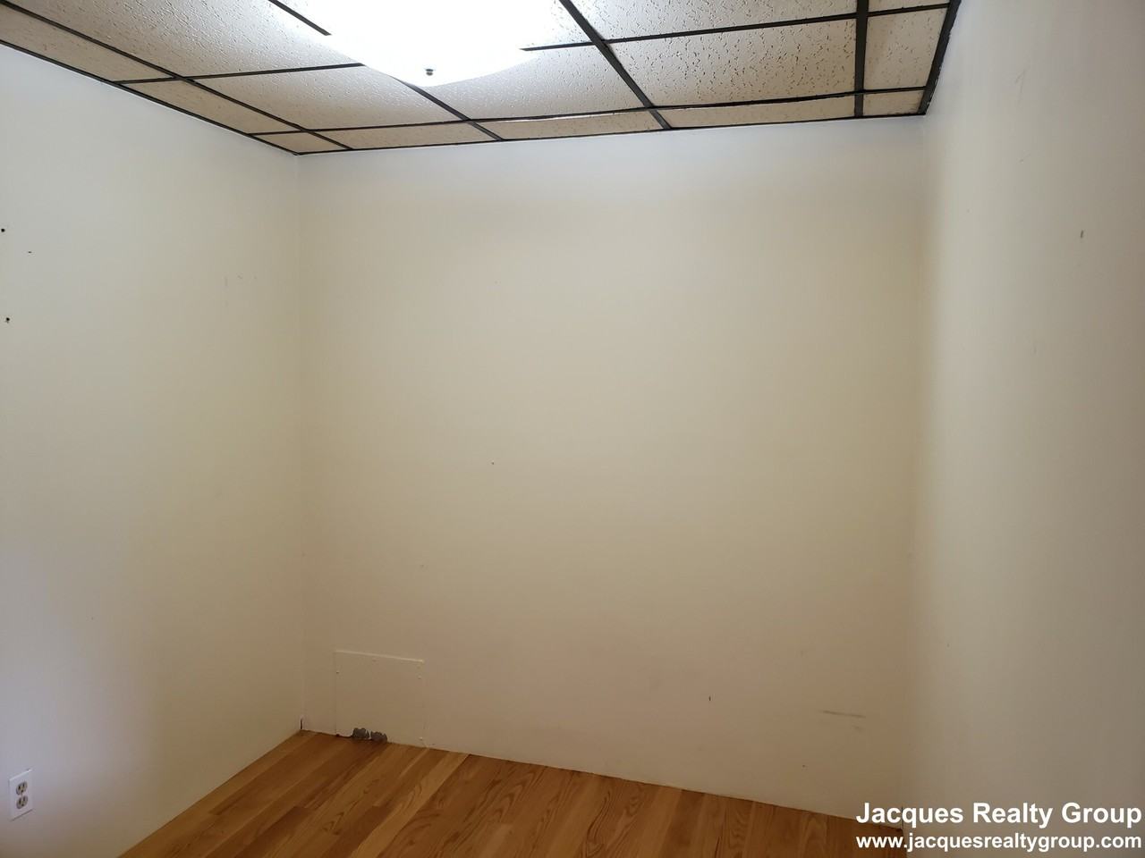 Mount Vernon St #6 - Photo 5 of 6