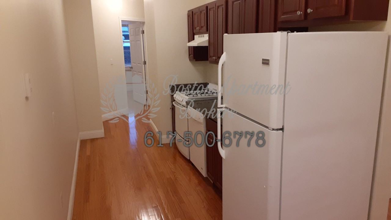 87 Fenway #B1 - Photo 5 of 17