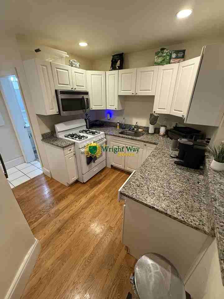 75 Egmont St #5DW - Photo 2 of 9