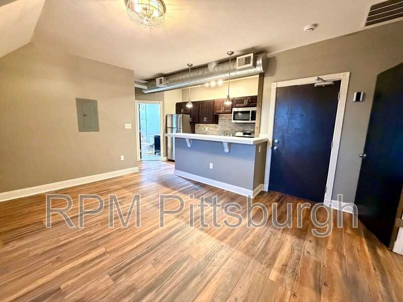 227 N Negley Ave #7 - Photo 4 of 11